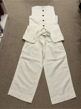 Chico’s Matching Set: White Linen Vest and Wide-Leg Pants with Tie Waist